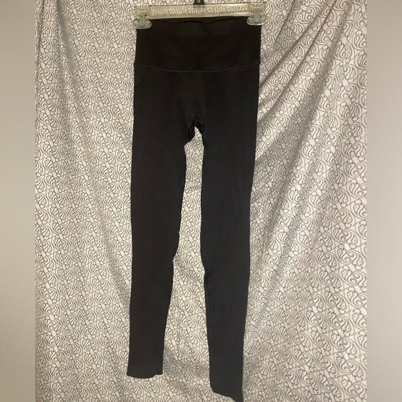 Victoria’s Secret Ribbed leggings. Excellent condition. Like new. Minimally worn - Picture 5 of 8
